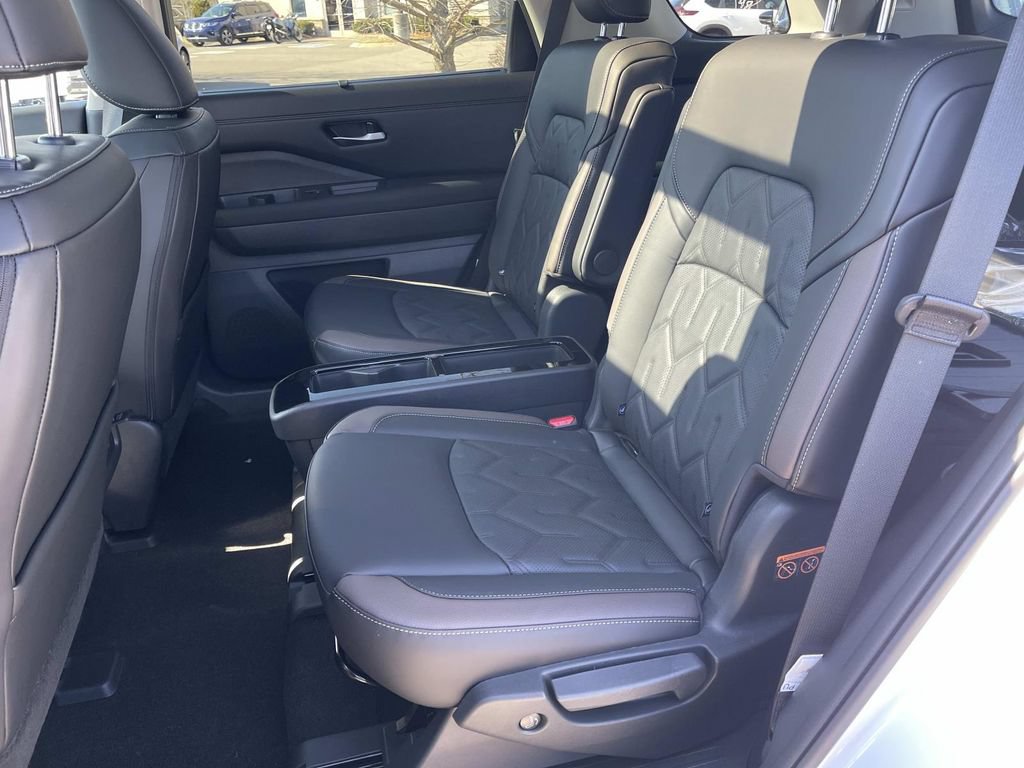 New 2026 Nissan Pathfinder Platinum AWD/4WD image 19