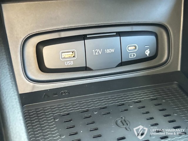 New 2026 Hyundai Venue SEL FWD image 31