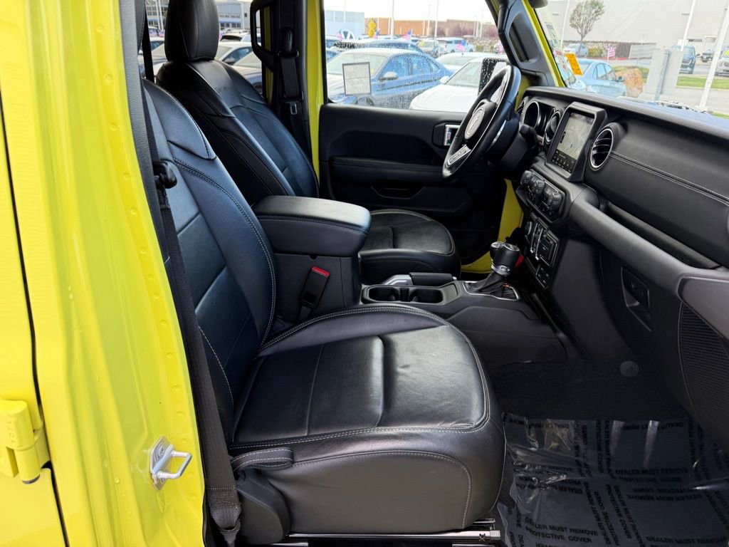 Used 2023 Jeep Wrangler Unlimited Sahara w/ Cold Weather Group image 17