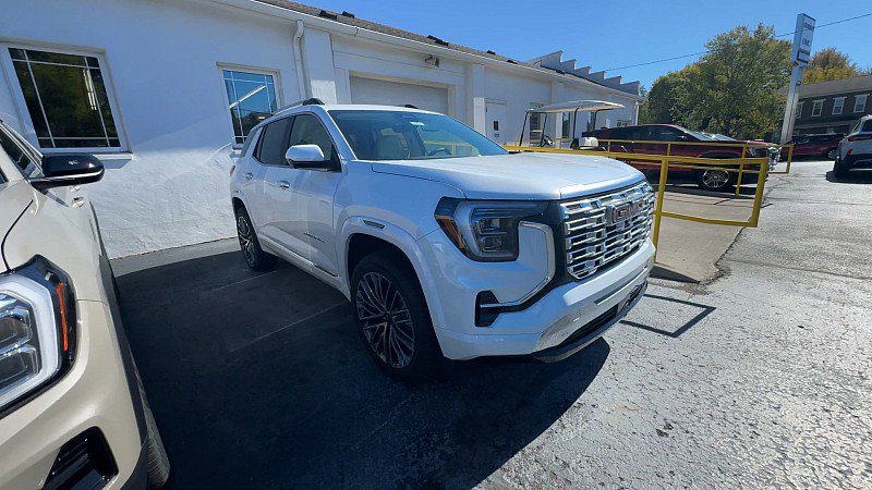 New 2026 GMC Terrain Denali w/ LPO, Floor Liner Package image 7