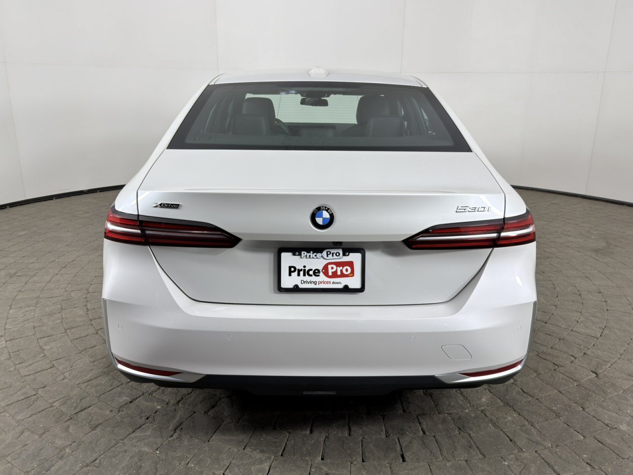 Used 2026 BMW 530i xDrive AWD/4WD image 5