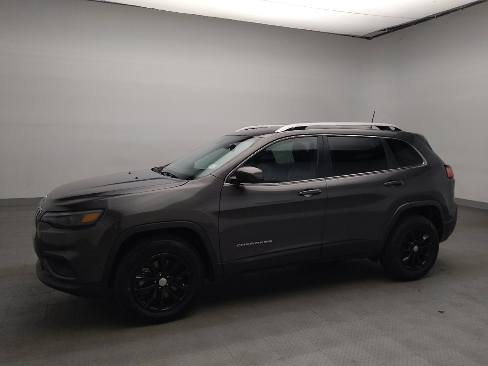 Used 2021 Jeep Cherokee Latitude Plus AWD/4WD image 2