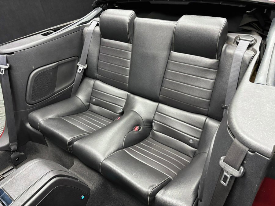 Used 2010 Ford Mustang Premium image 40