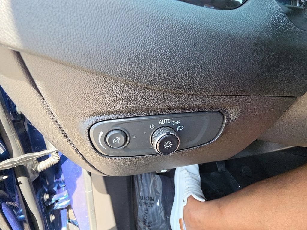 Used 2023 Chevrolet Equinox RS AWD/4WD image 22