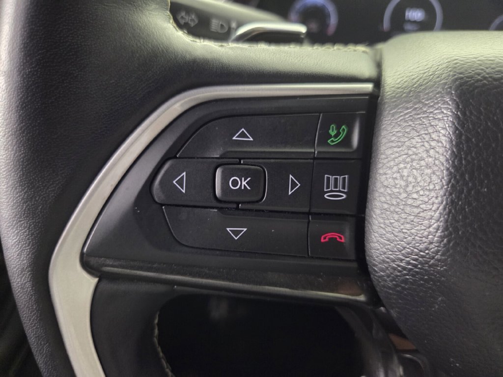 Used 2022 Jeep Grand Cherokee L Laredo RWD image 18