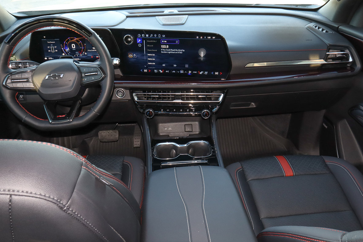 Used 2025 Chevrolet Traverse RS w/ LPO, Floor Liner Package image 11