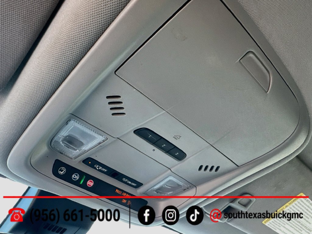 Used 2023 GMC Terrain SLT w/ Infotainment Package II FWD image 19