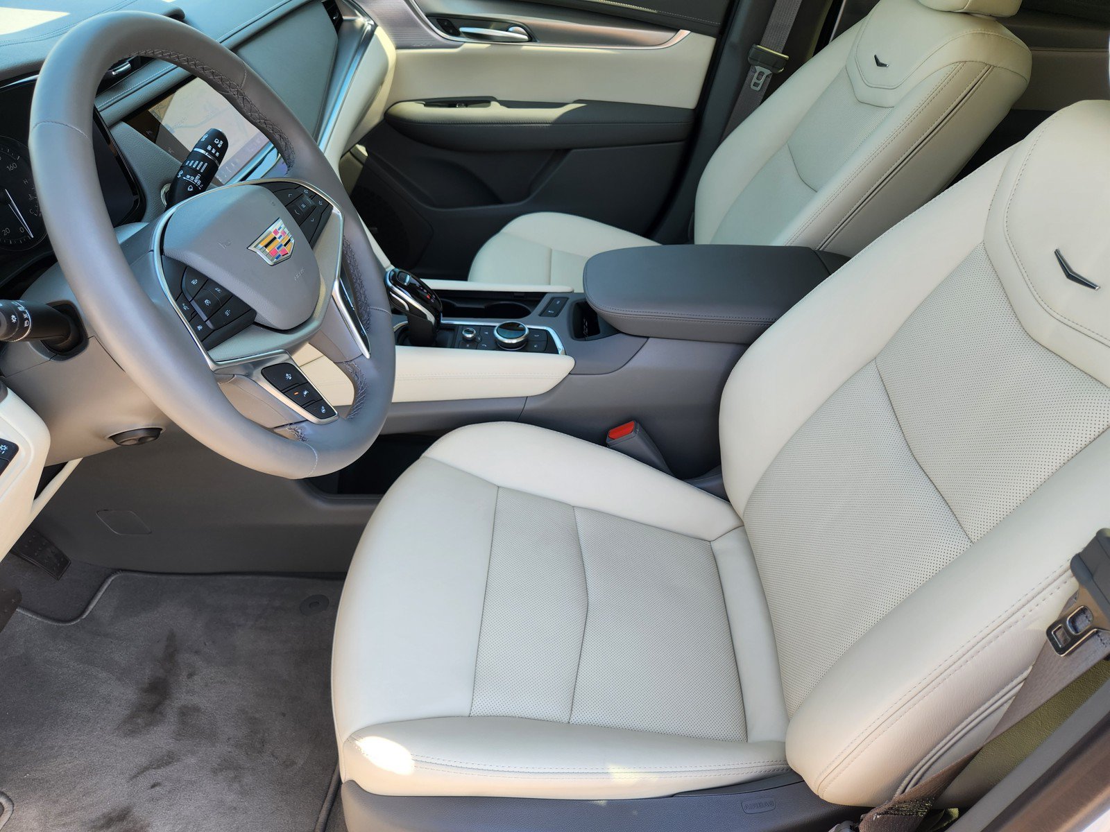 Certified 2026 Cadillac XT5 Premium Luxury w/ Driver Assist Package FWD image 11