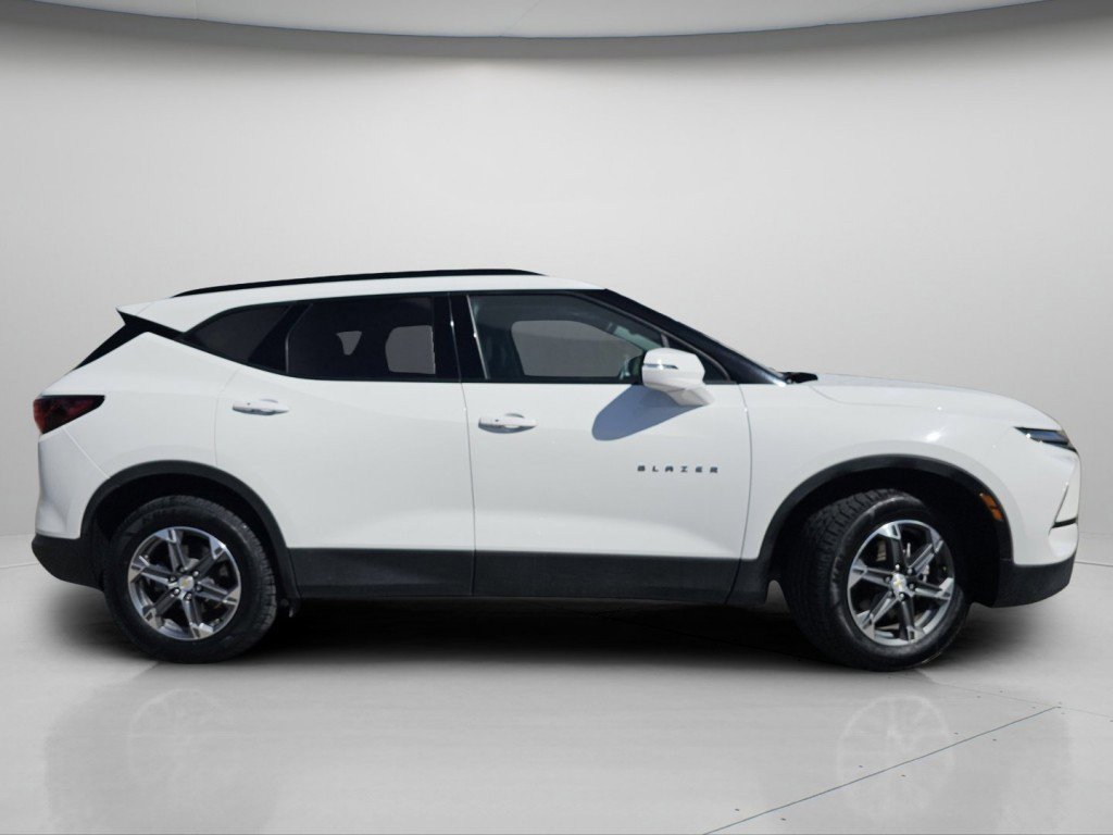 Used 2024 Chevrolet Blazer LT AWD/4WD image 23