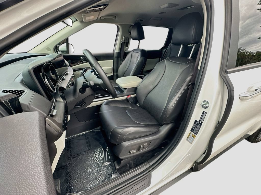 Certified 2024 Kia Carnival EX FWD image 21