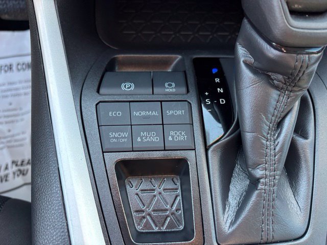 Used 2025 Toyota RAV4 LE AWD/4WD image 19