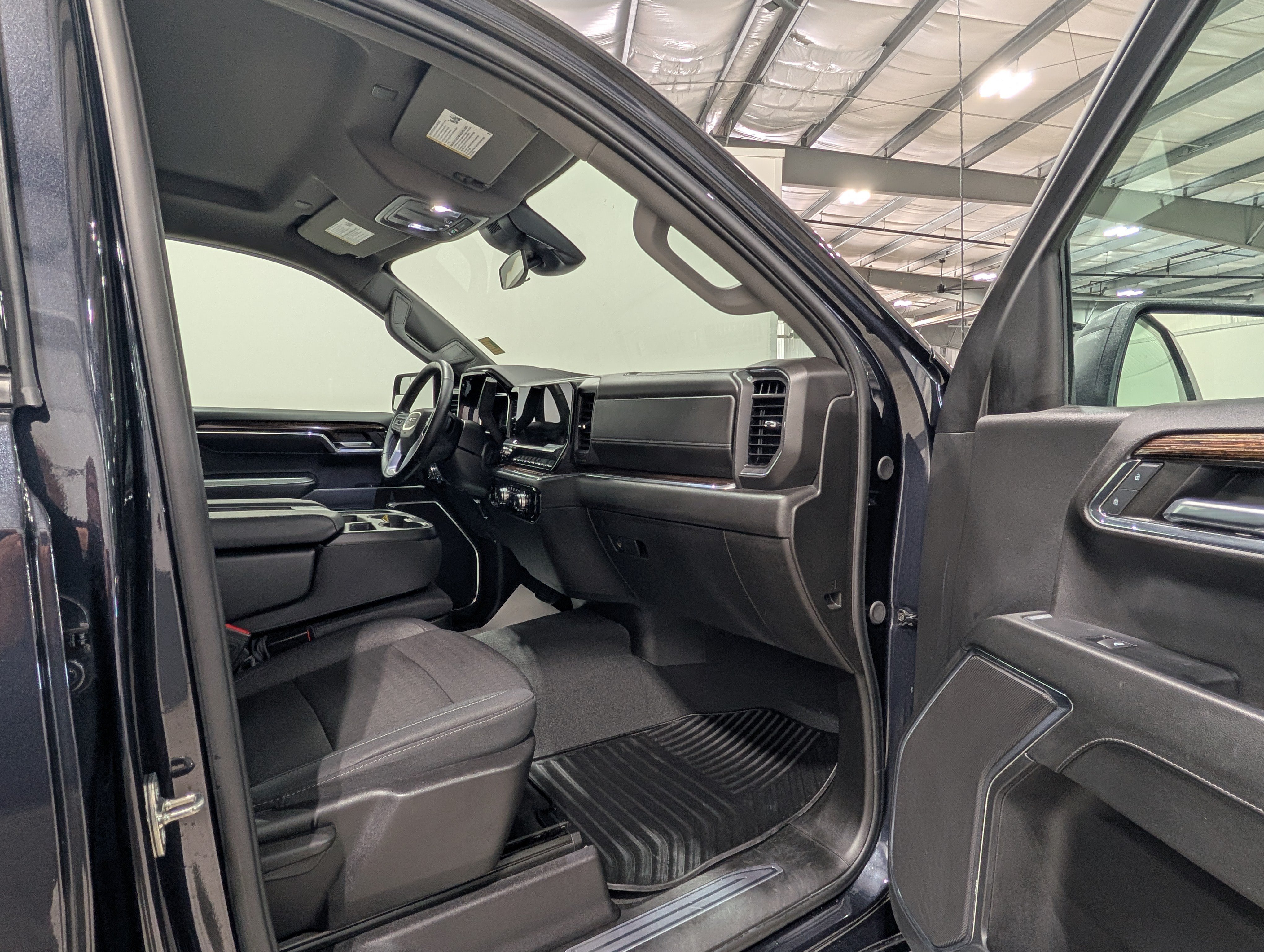 Used 2024 GMC Sierra 1500 Elevation w/ X31 Off-Road Package AWD/4WD image 19