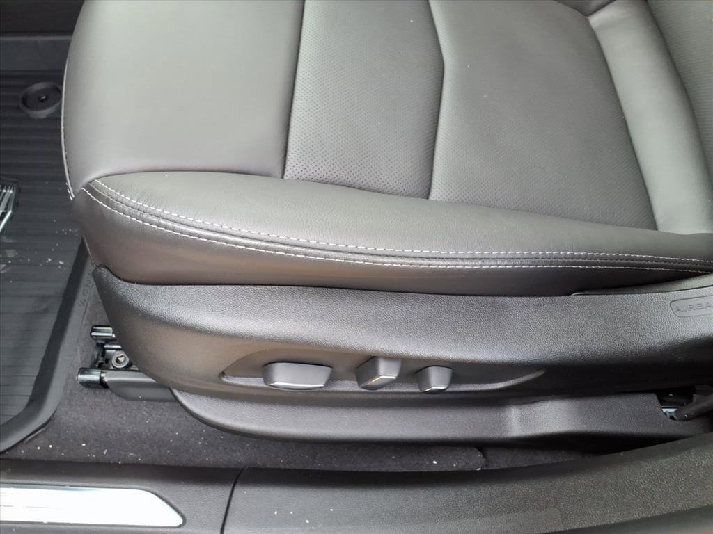 New 2026 Cadillac XT5 Premium Luxury w/ Driver Assist Package image 9