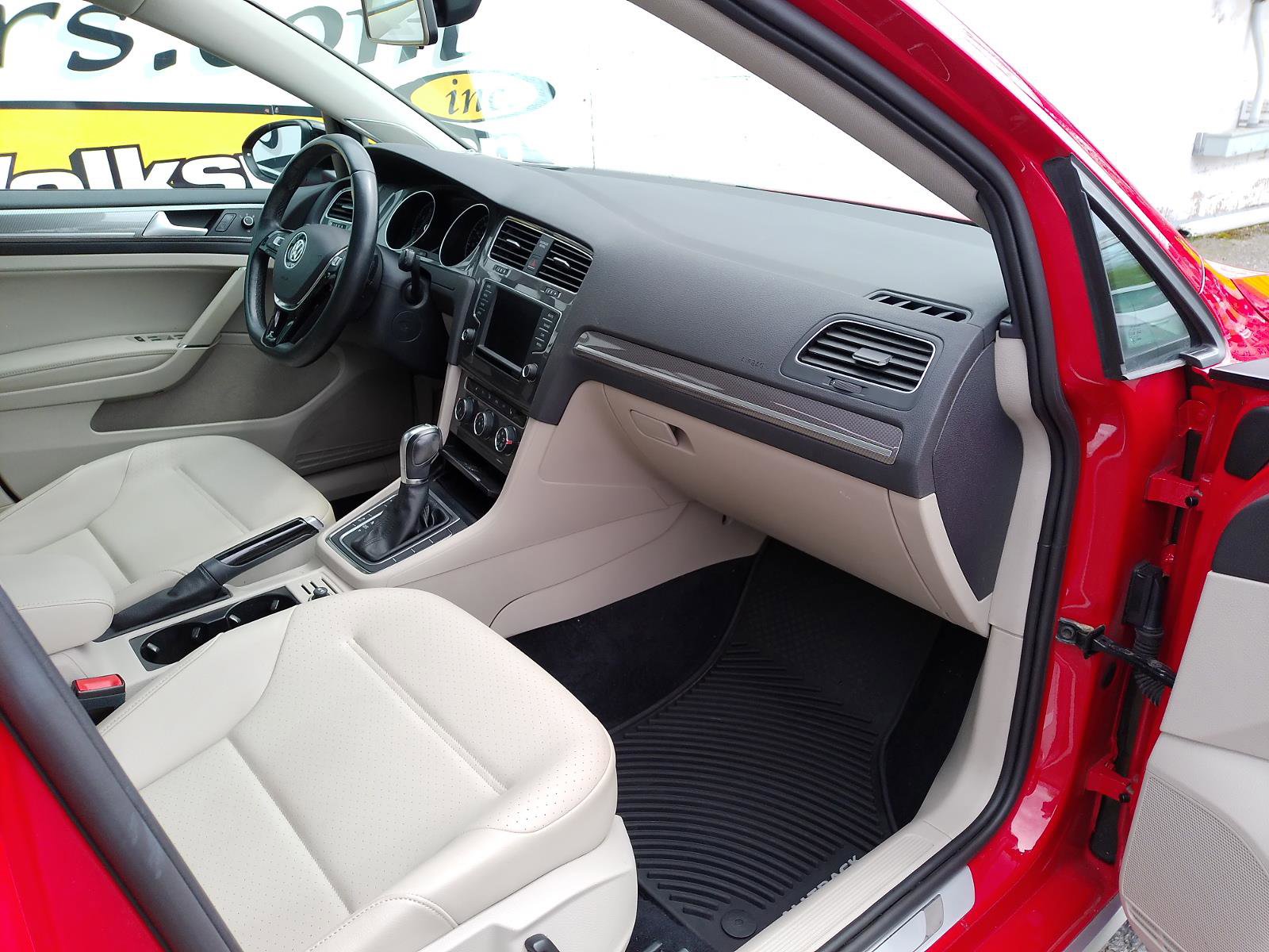 Used 2017 Volkswagen Golf Alltrack SE AWD/4WD image 31