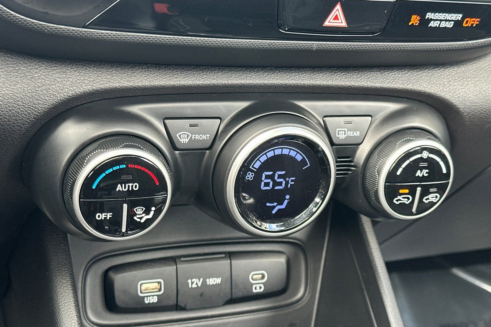 Used 2025 Hyundai Venue SEL image 20