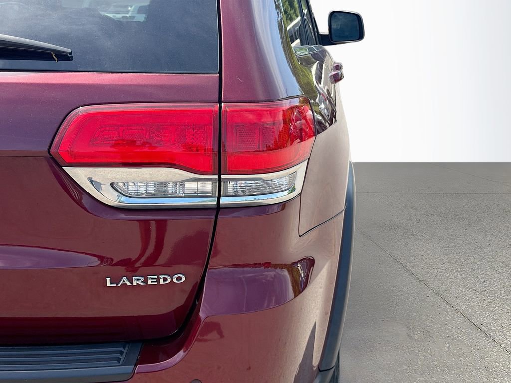 Used 2018 Jeep Grand Cherokee Laredo AWD/4WD image 11