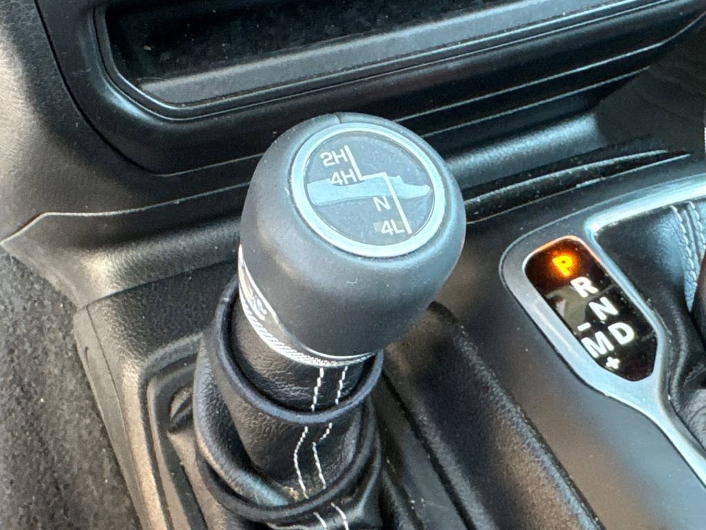 Used 2018 Jeep Wrangler Unlimited Sahara image 30