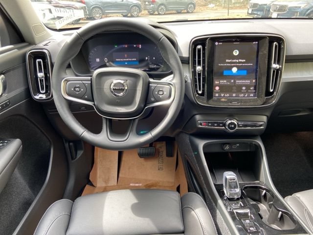 New 2026 Volvo XC40 B5 Plus w/ Climate Package AWD/4WD image 13
