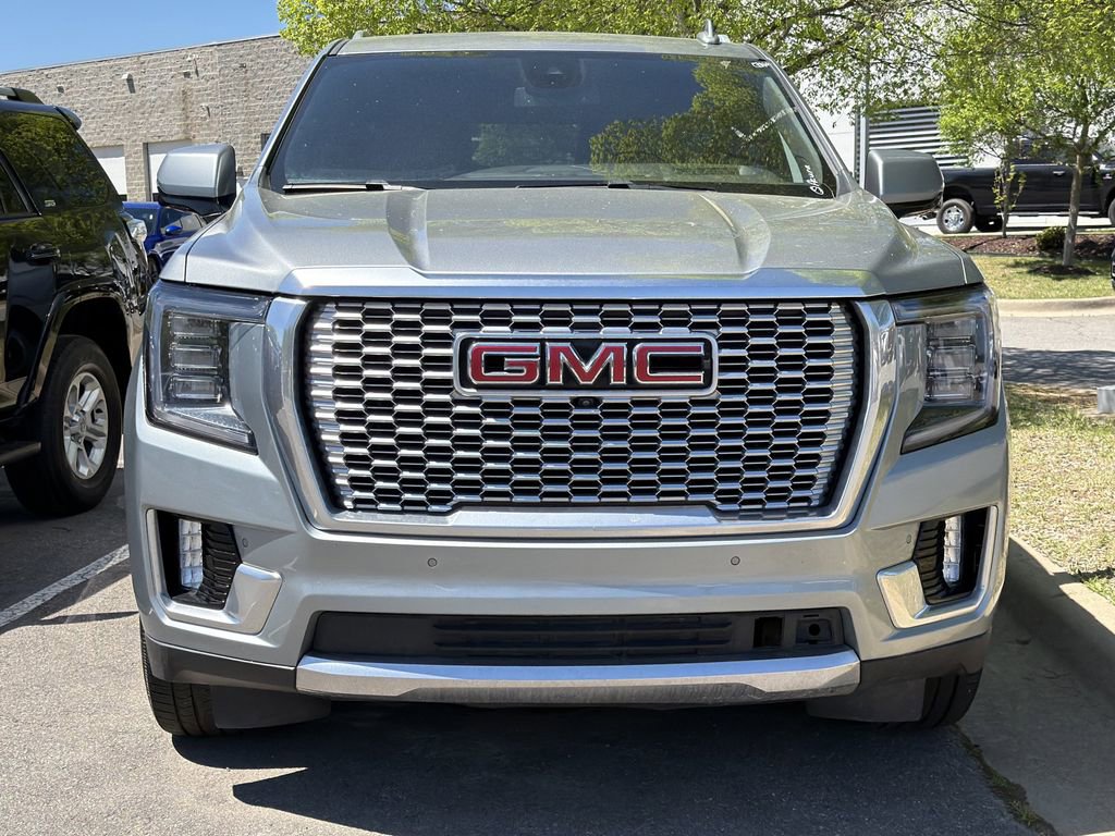 Used 2023 GMC Yukon Denali image 2