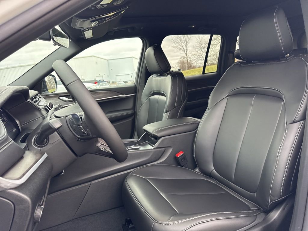 New 2025 Jeep Grand Cherokee Limited image 3