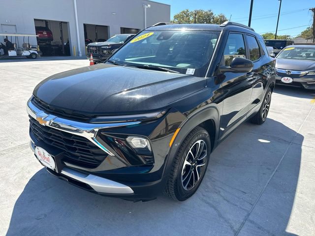 Used 2024 Chevrolet TrailBlazer LT w/ Driver Confidence Package image 3
