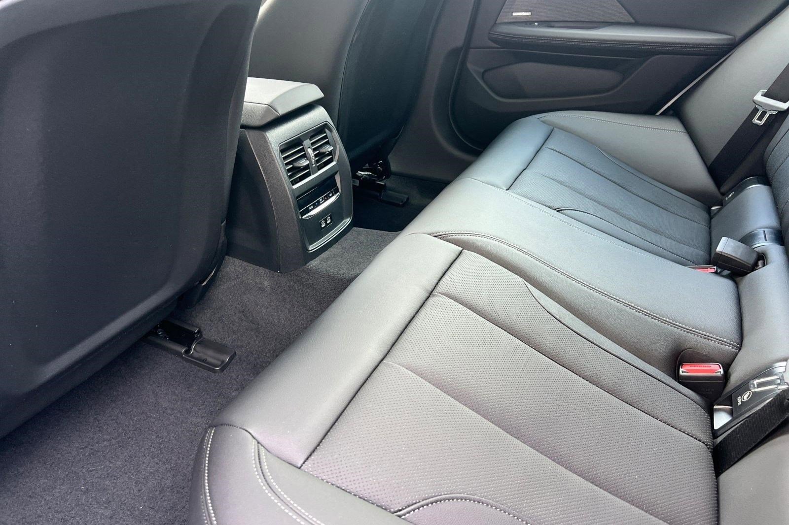 Used 2025 BMW i4 eDrive40 w/ Premium Package image 21