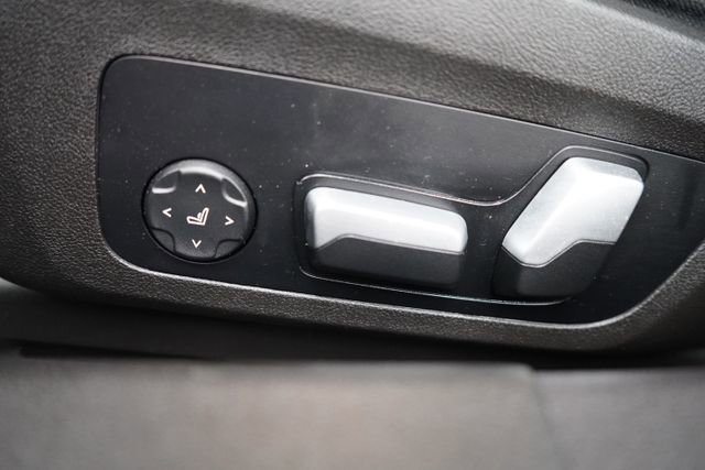 Used 2023 BMW 330e xDrive w/ Premium Package image 10