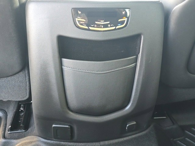 Used 2019 Cadillac Escalade ESV Luxury w/ Escalade Sport Edition image 19