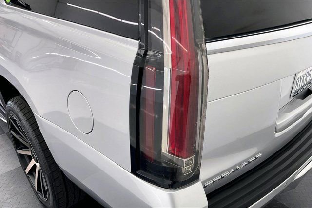 Used 2019 Cadillac Escalade ESV Luxury AWD/4WD image 28