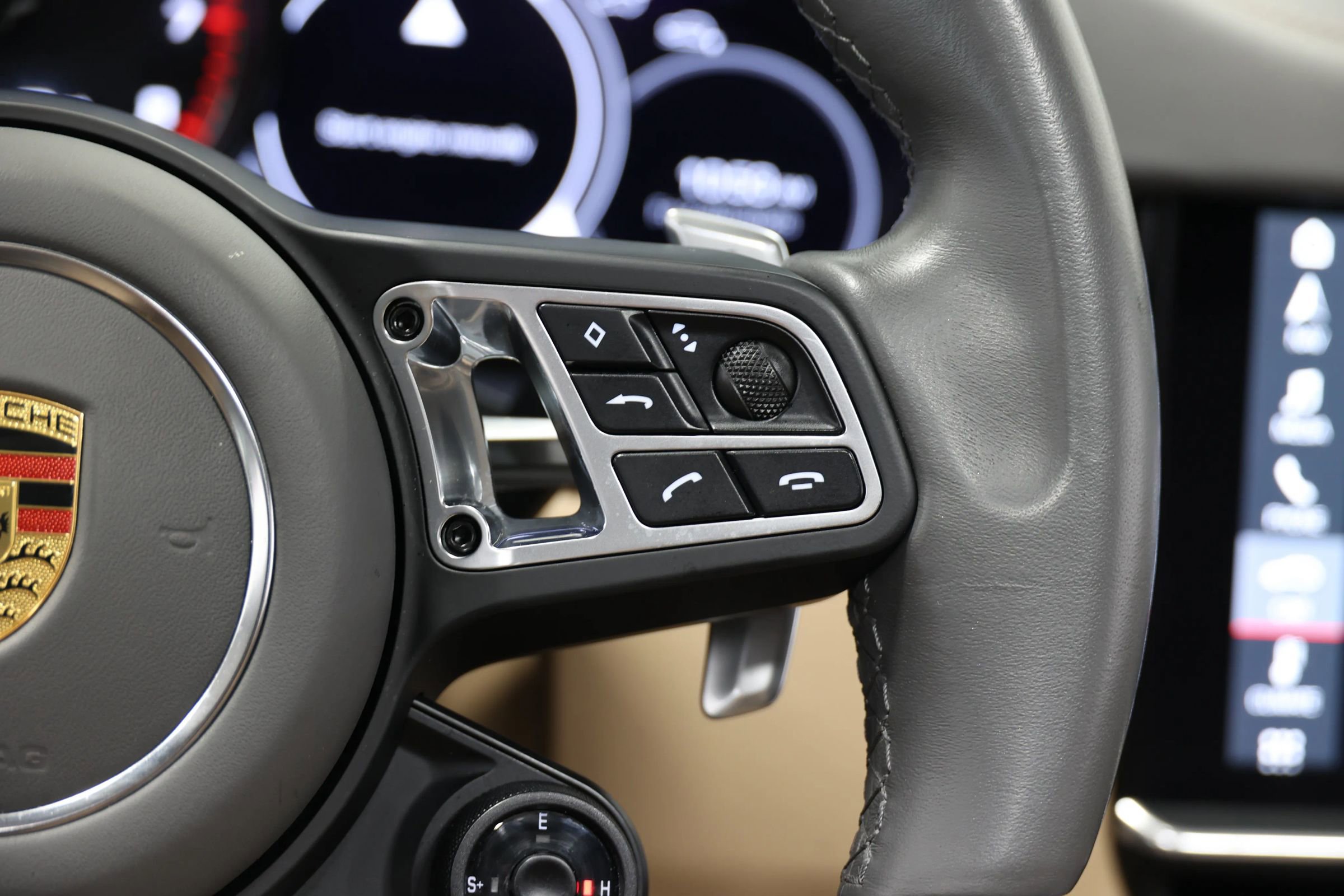 Used 2021 Porsche Cayenne Turbo S AWD/4WD image 30
