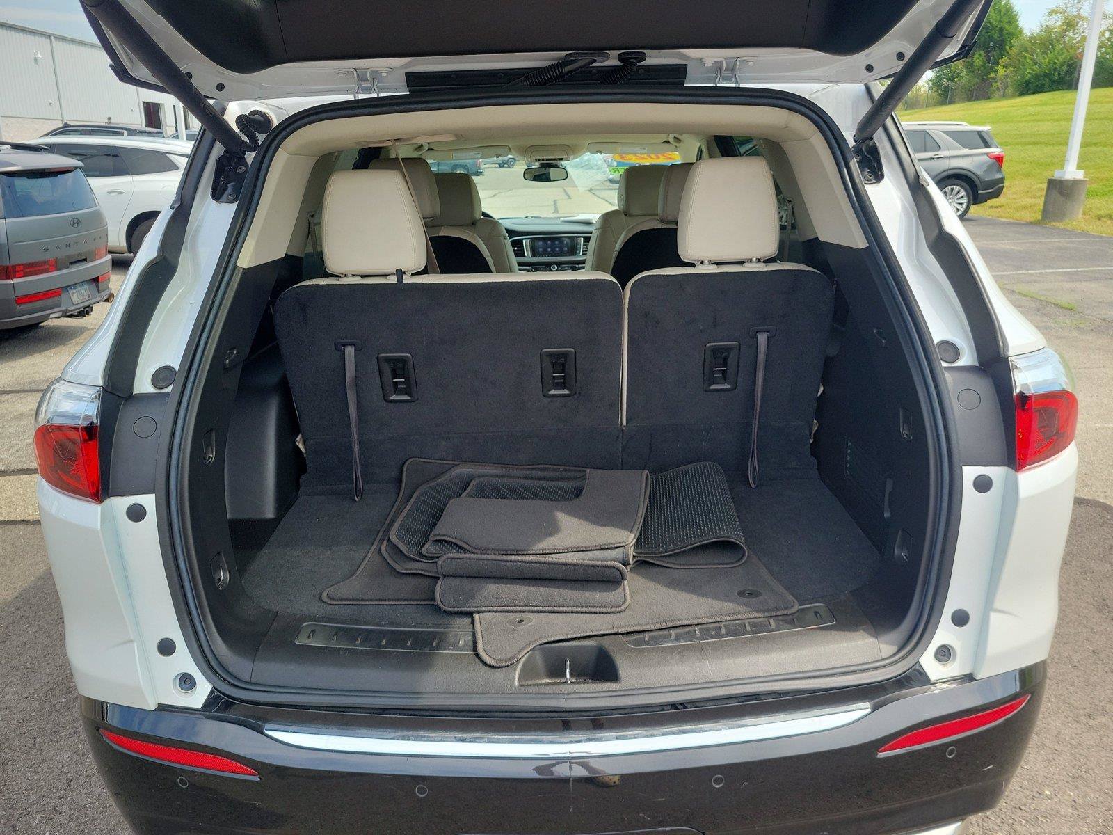 Used 2023 Buick Enclave Essence w/ Sport Touring Edition FWD image 7