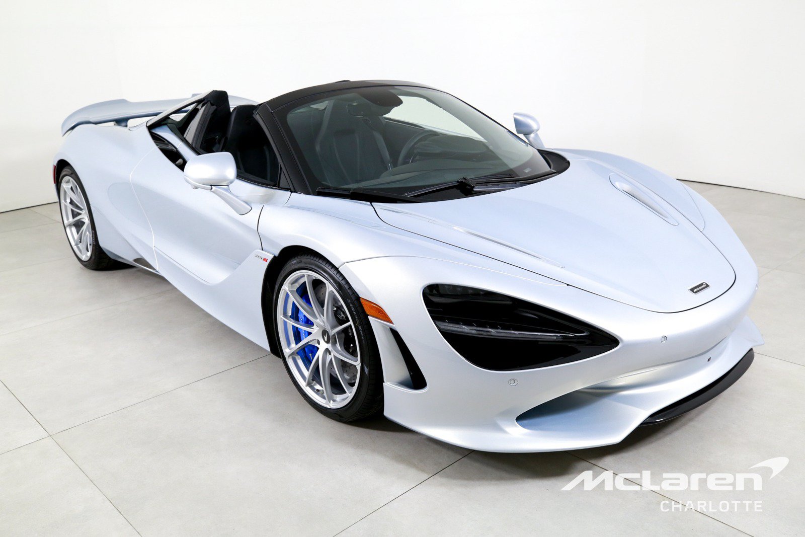 Used 2026 McLaren 750S Spider RWD image 4