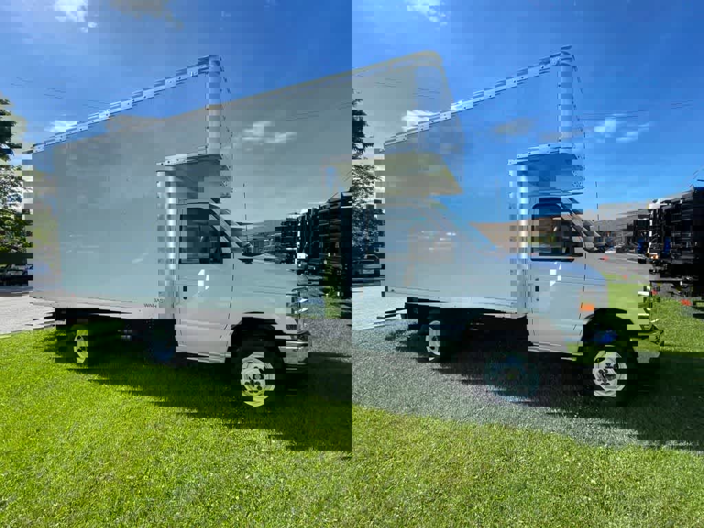 New 2024 Ford E-450 and Econoline 450 Super Duty w/ Power Windows & Locks Group image 28