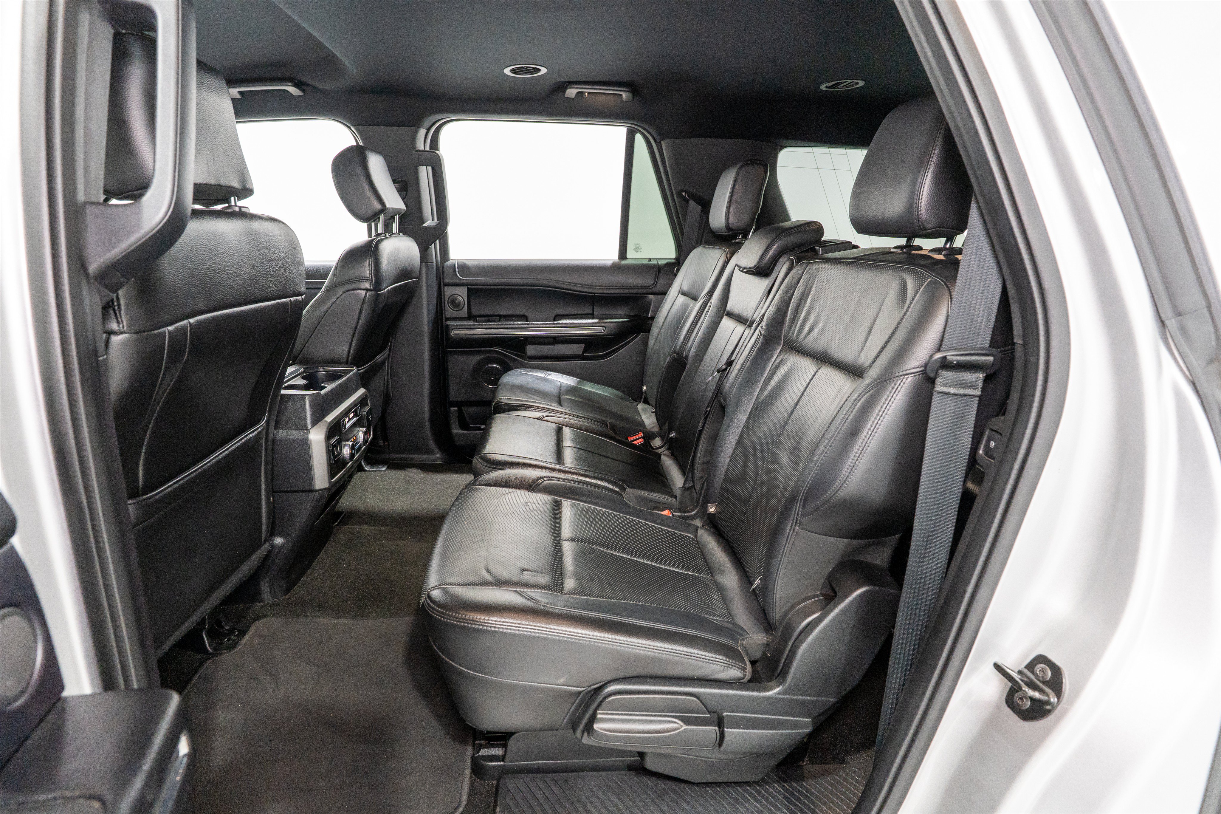 Used 2018 Ford Expedition Max XLT w/ Equipment Group 202A RWD image 29