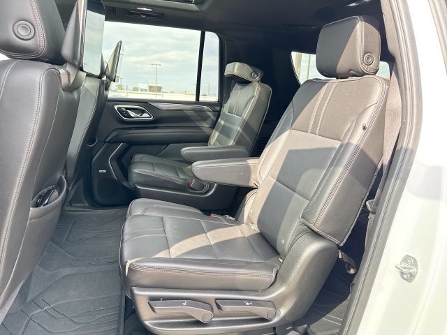 Used 2021 Chevrolet Suburban RST w/ Luxury Package AWD/4WD image 23