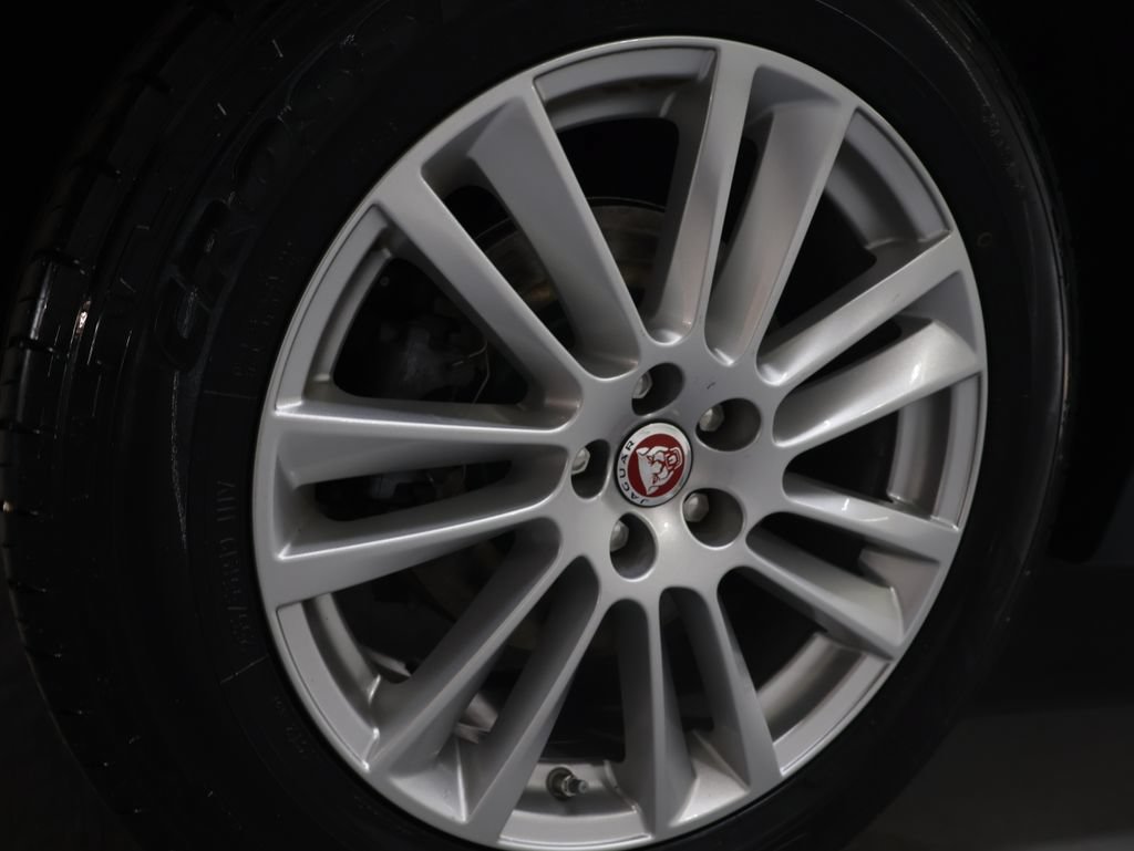 Used 2020 Jaguar F-PACE Prestige AWD/4WD image 33