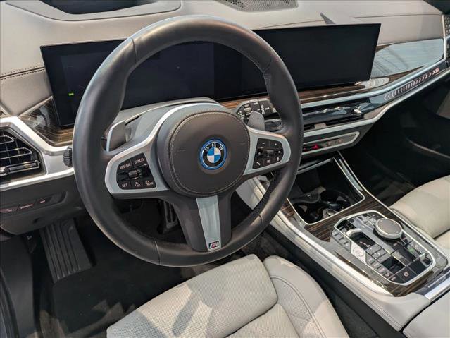 Used 2025 BMW X5 xDrive50e w/ M Sport Package image 13