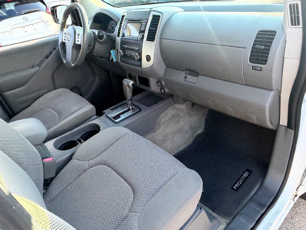 Used 2015 Nissan Frontier SV RWD image 17
