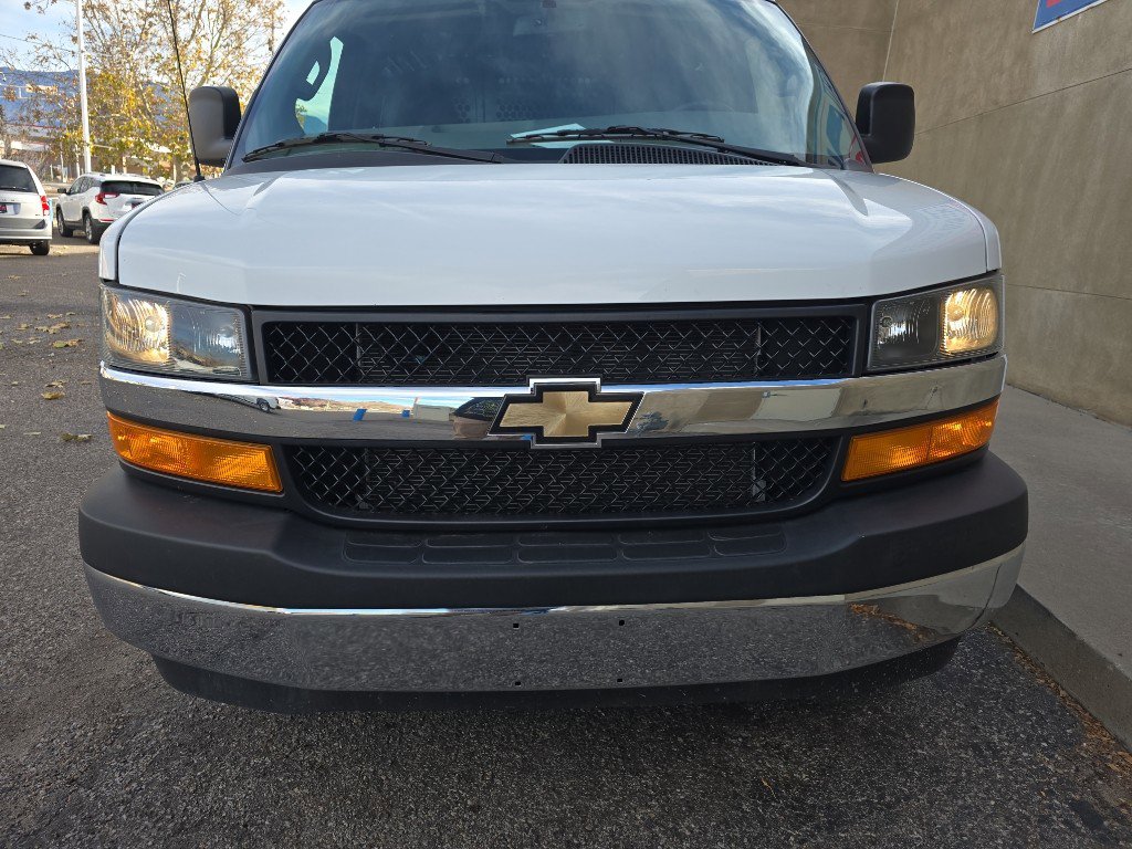 Used 2024 Chevrolet Express 2500 w/ Driver Convenience Package image 9