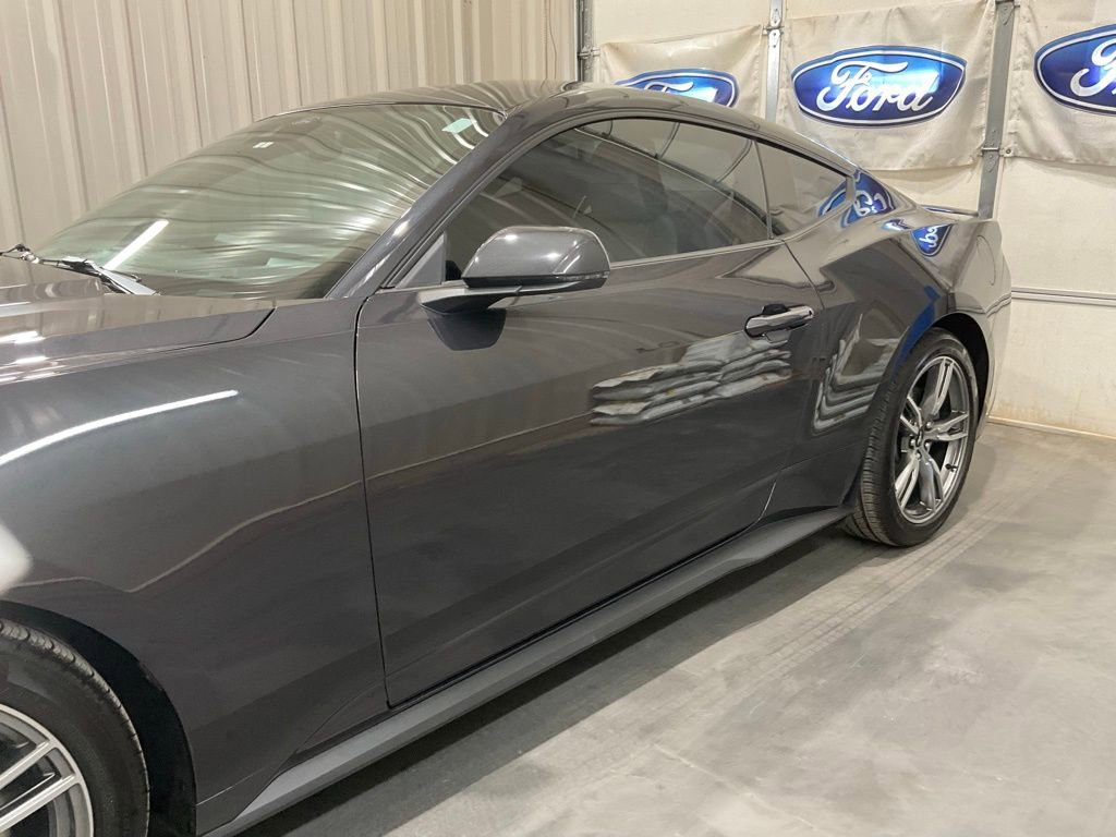 Used 2024 Ford Mustang Premium image 5
