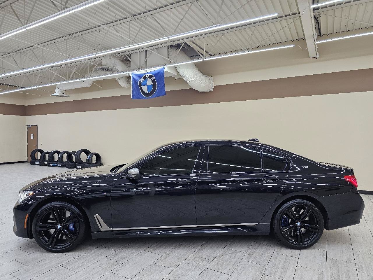 Used 2018 BMW M760i xDrive AWD/4WD image 9