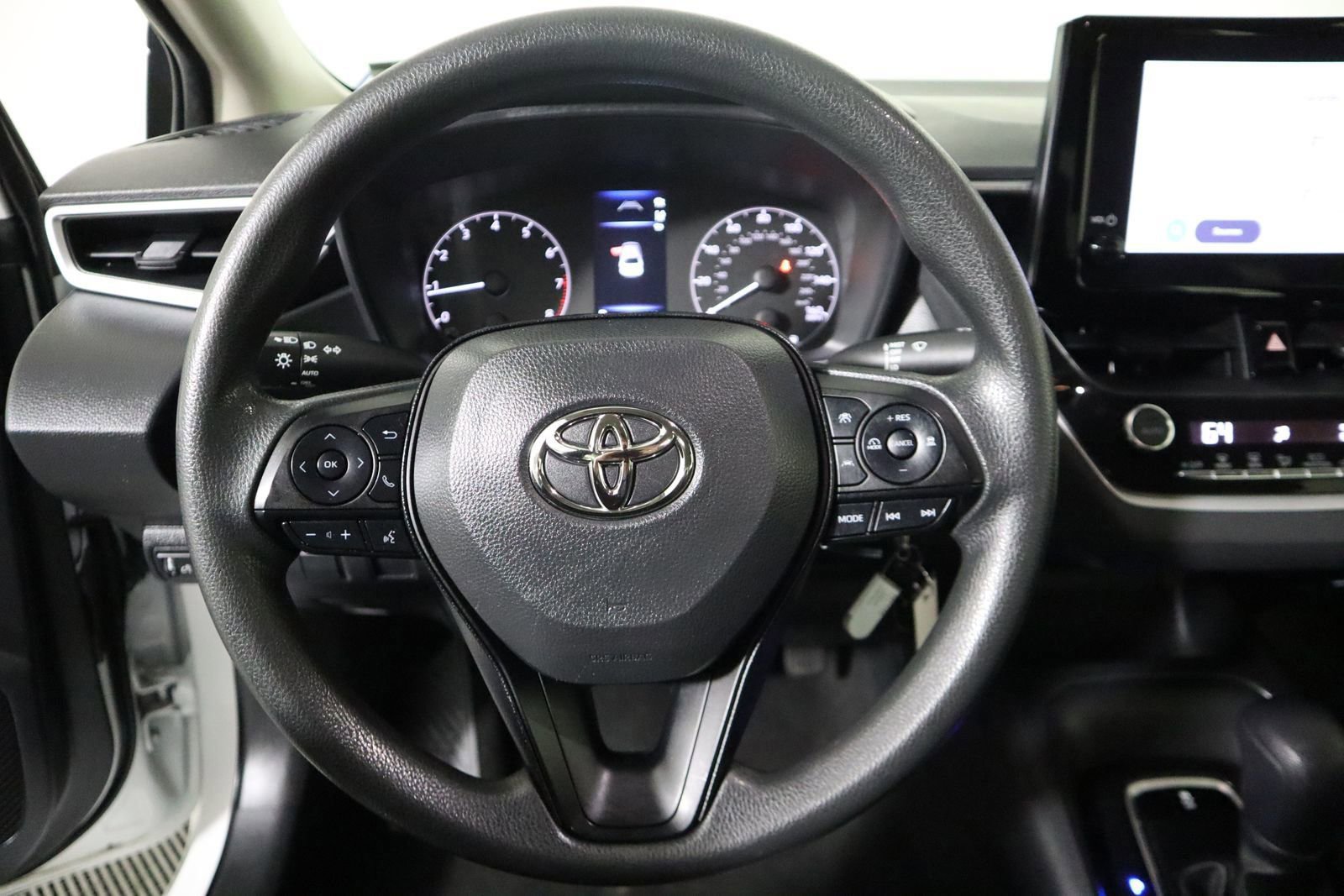 Used 2023 Toyota Corolla LE image 39