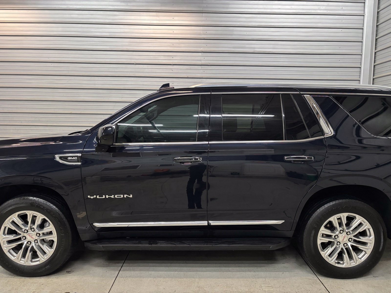 Used 2021 GMC Yukon SLT AWD/4WD image 9