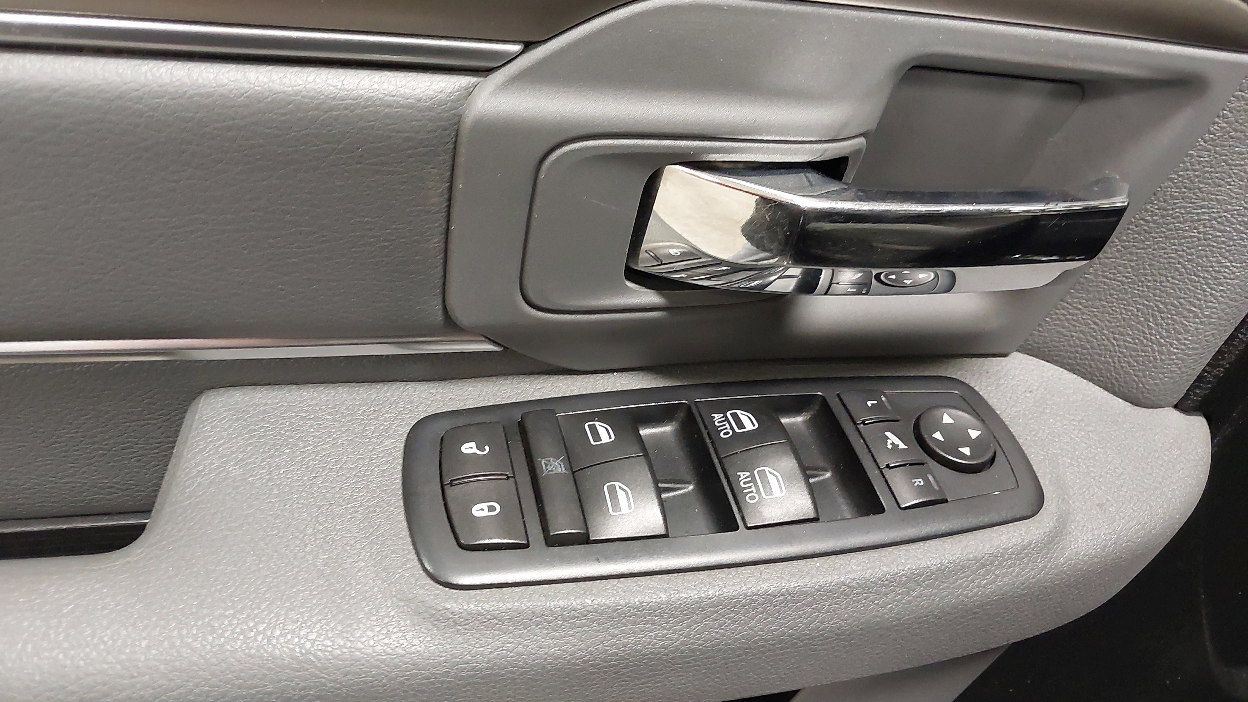 Used 2016 RAM 1500 Big Horn image 25