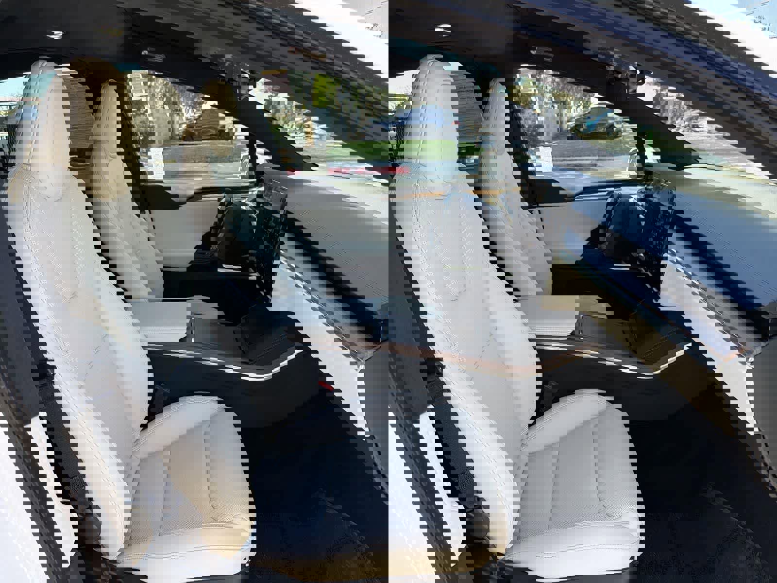 Used 2024 Tesla Model X image 34