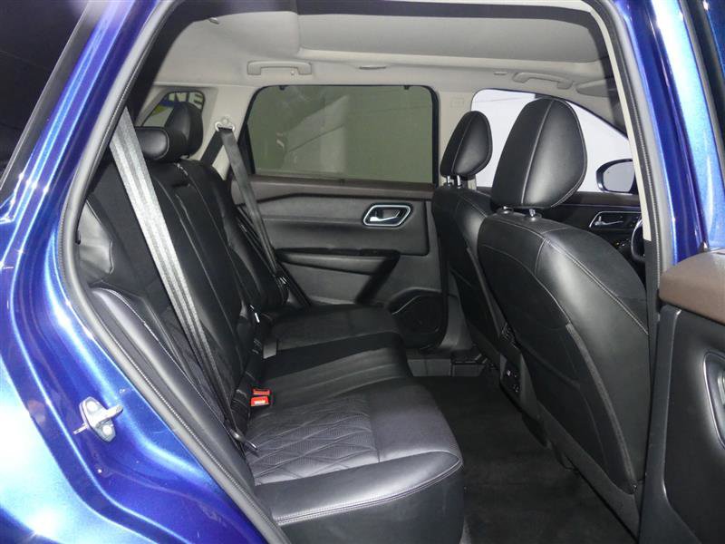 Used 2023 Nissan Rogue Platinum w/ Platinum Premium Package AWD/4WD image 28