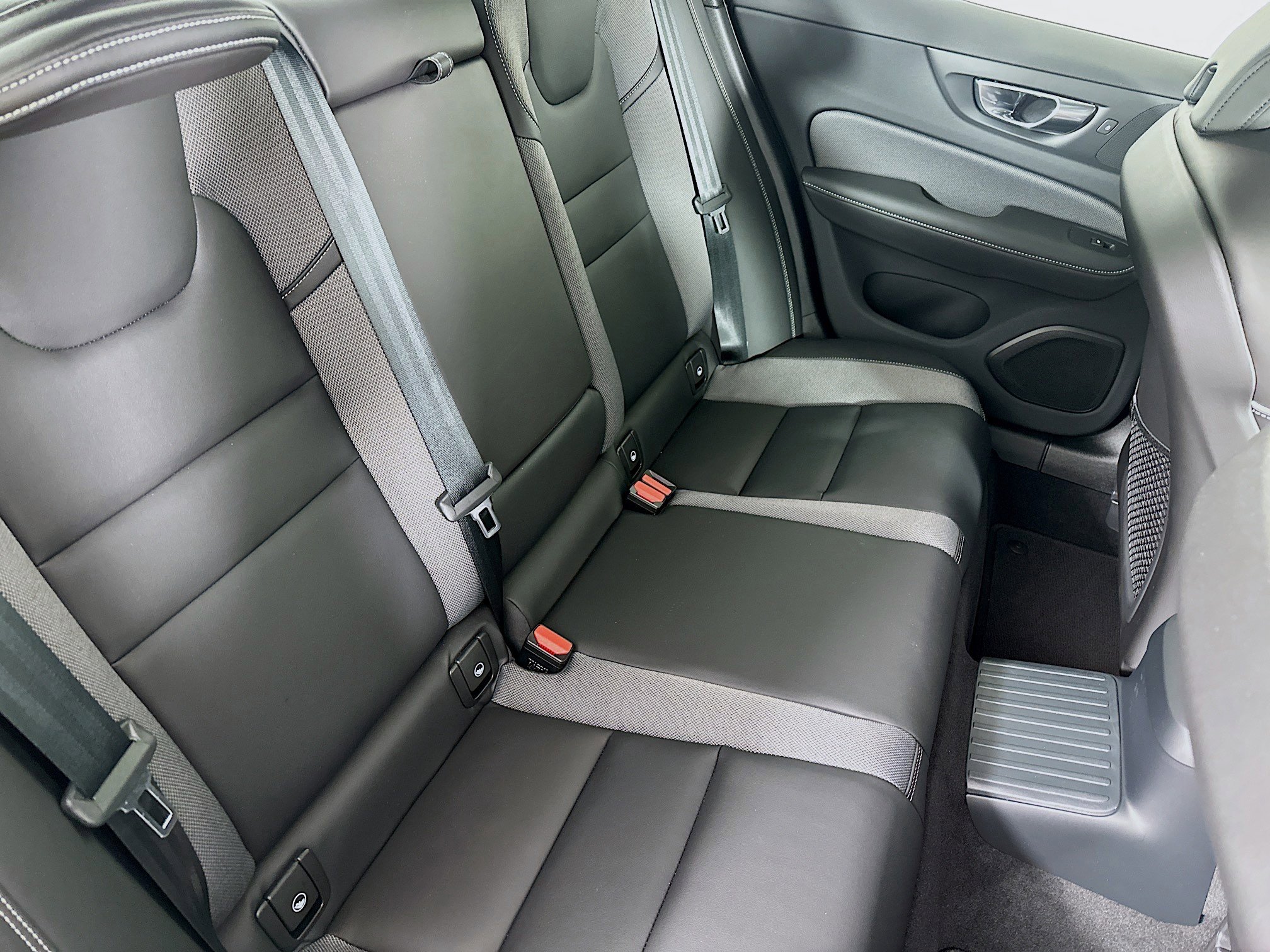 Used 2024 Volvo S60 T8 Plus w/ Climate Package image 38