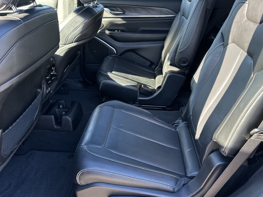 Certified 2023 Jeep Grand Cherokee L Overland AWD/4WD image 15