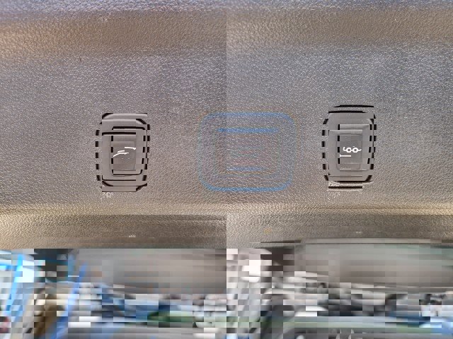 Used 2023 Chevrolet Suburban Premier AWD/4WD image 13