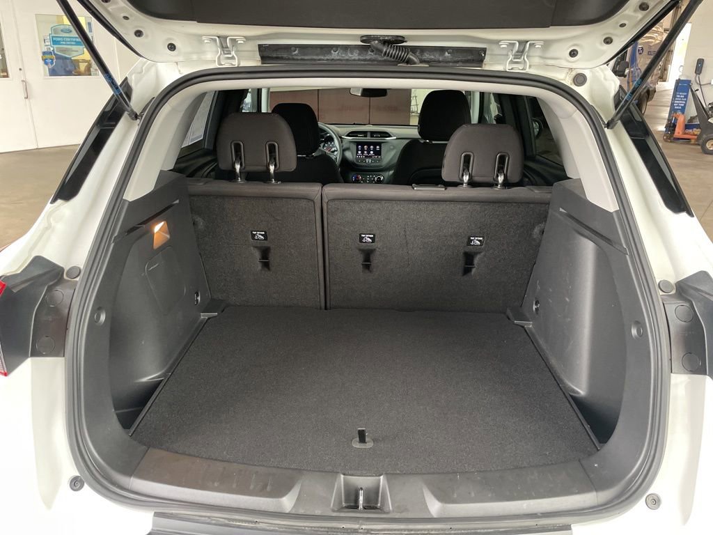 Used 2023 Chevrolet TrailBlazer LT FWD image 10